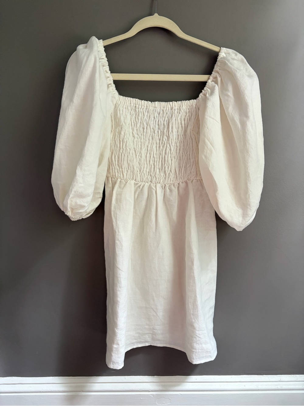 Tuckernuck XS White Annie Smocked Linen Mini Dress with Puff Sleeves
